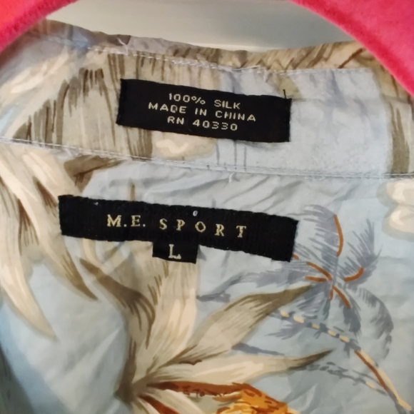 M.E. Sport lightweight button down shirt size Larg - Picture 3 of 5